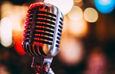 爆料网51：某知名歌手演唱会假唱被实锤，观众现场录音曝光